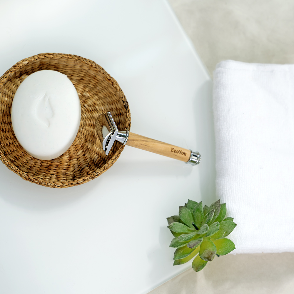 Rasierhobel Holz Nachhaltig Umweltfreundlich Me Time Ideen Bedeutung Massage Körperpflege Beauty Rasierhobel ohne Plastik Blog EcoYou