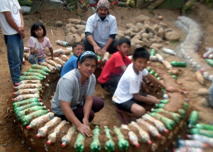 Ecobricks Earth Bottle Building