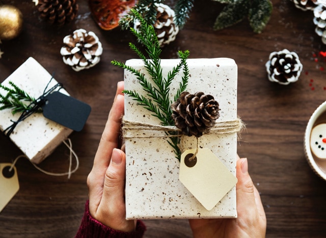 Geschenke natürlich verpacken Nachhaltige Geschenke Verpacken Verpackung Geschenkverpackung DIY Natur Gemüsebeutel EcoYou plastikfrei einkaufen ohne Plastik