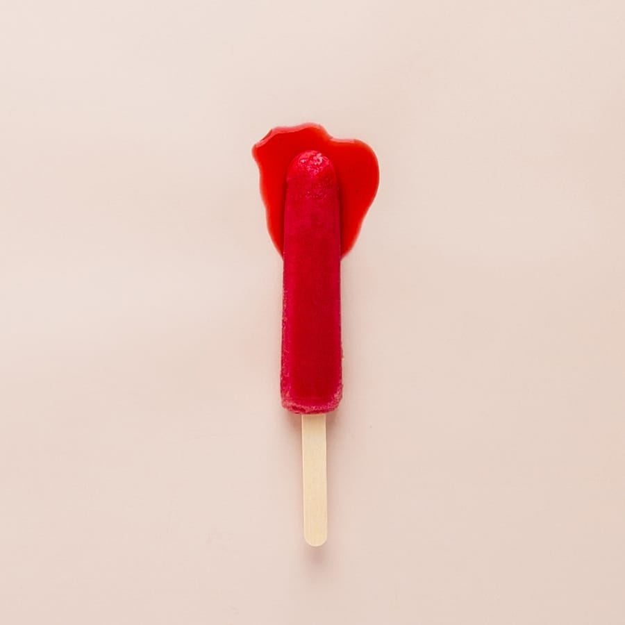 Free Bleeding Free Bleeding rotes Blut läuft aus - Methode für Zero Waste Menstruation - Plastikfreie Tage ohne Müll