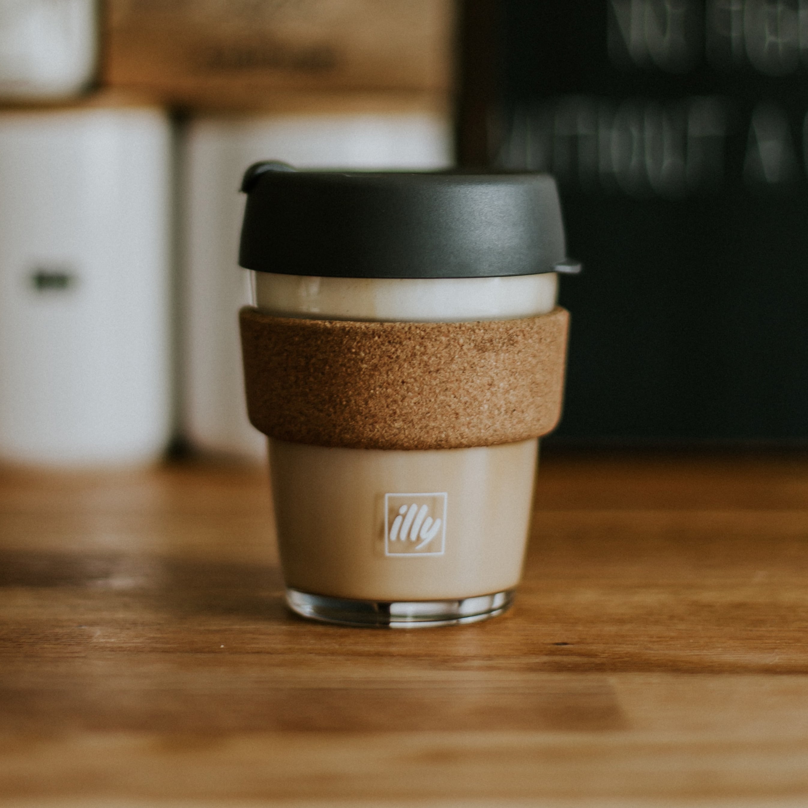 Wiederverwendbarer Coffee To Go Becher Coffee to go becher wiederverwendbar Weihnachtsgeschenk sinnvolle Geschenke Nachhaltig Geburtstag EcoYou Kaffee Blog Tipps plastikfrei Leben ohne Plastik